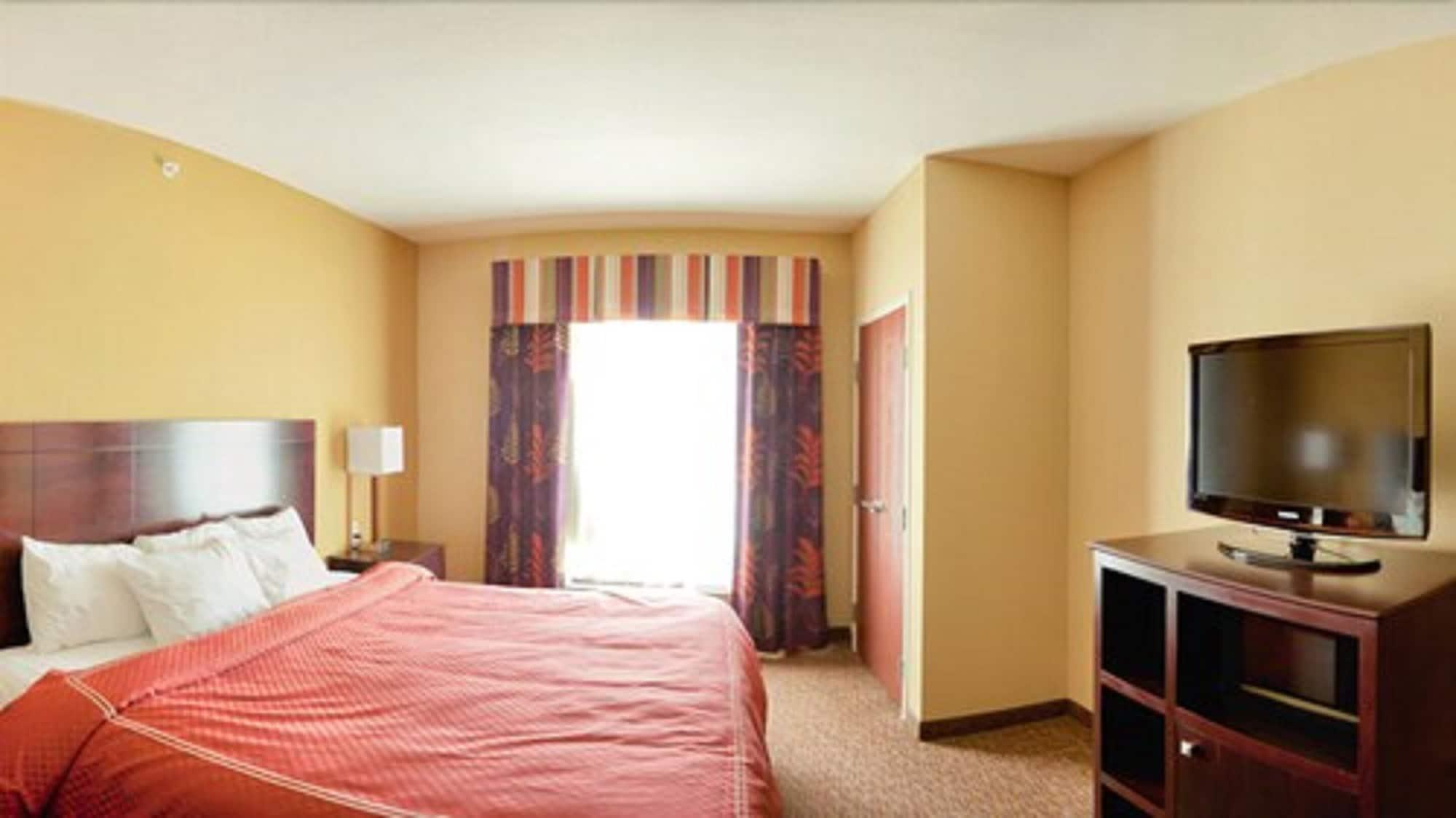פקוס Comfort Suites מראה חיצוני תמונה