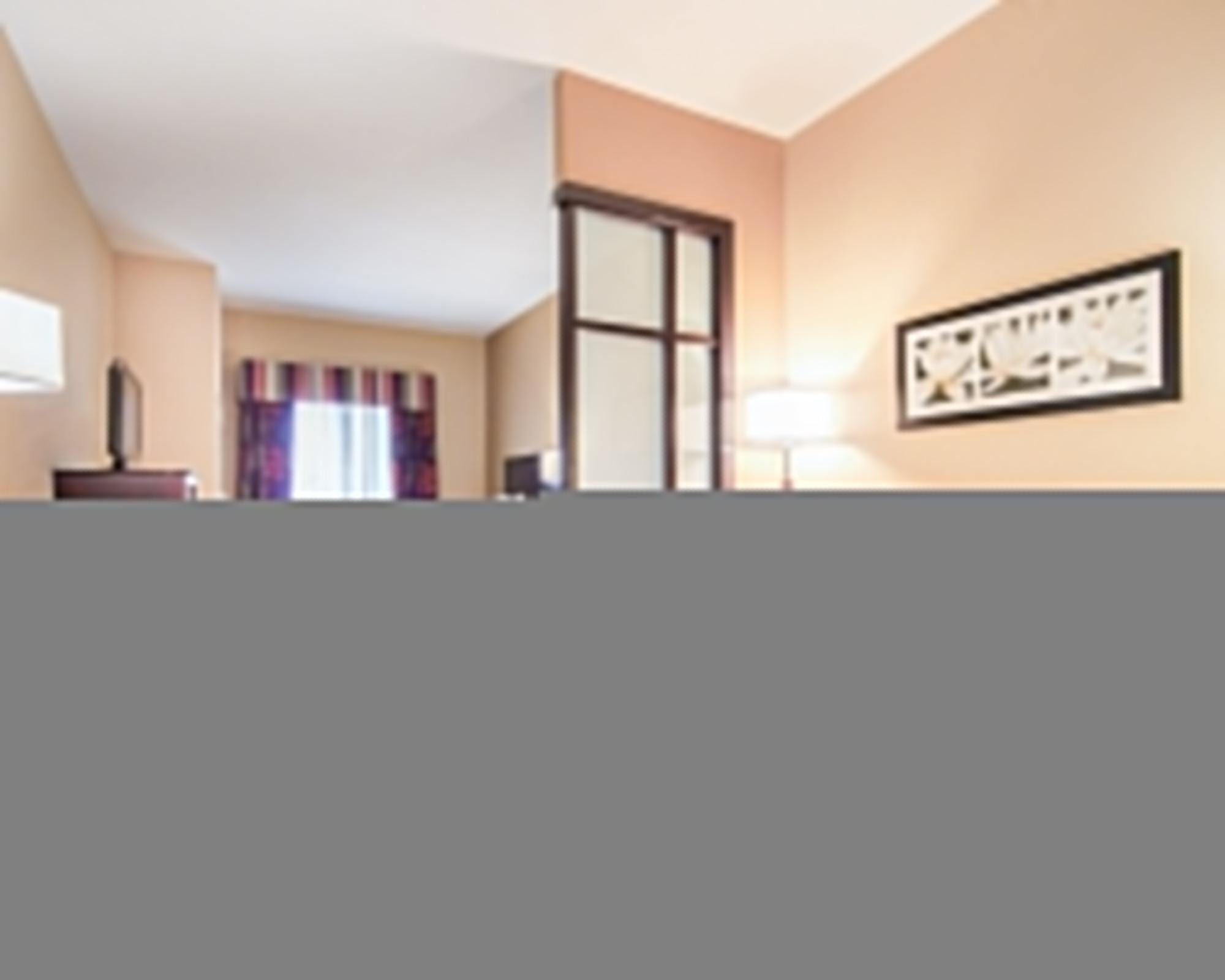 פקוס Comfort Suites מראה חיצוני תמונה