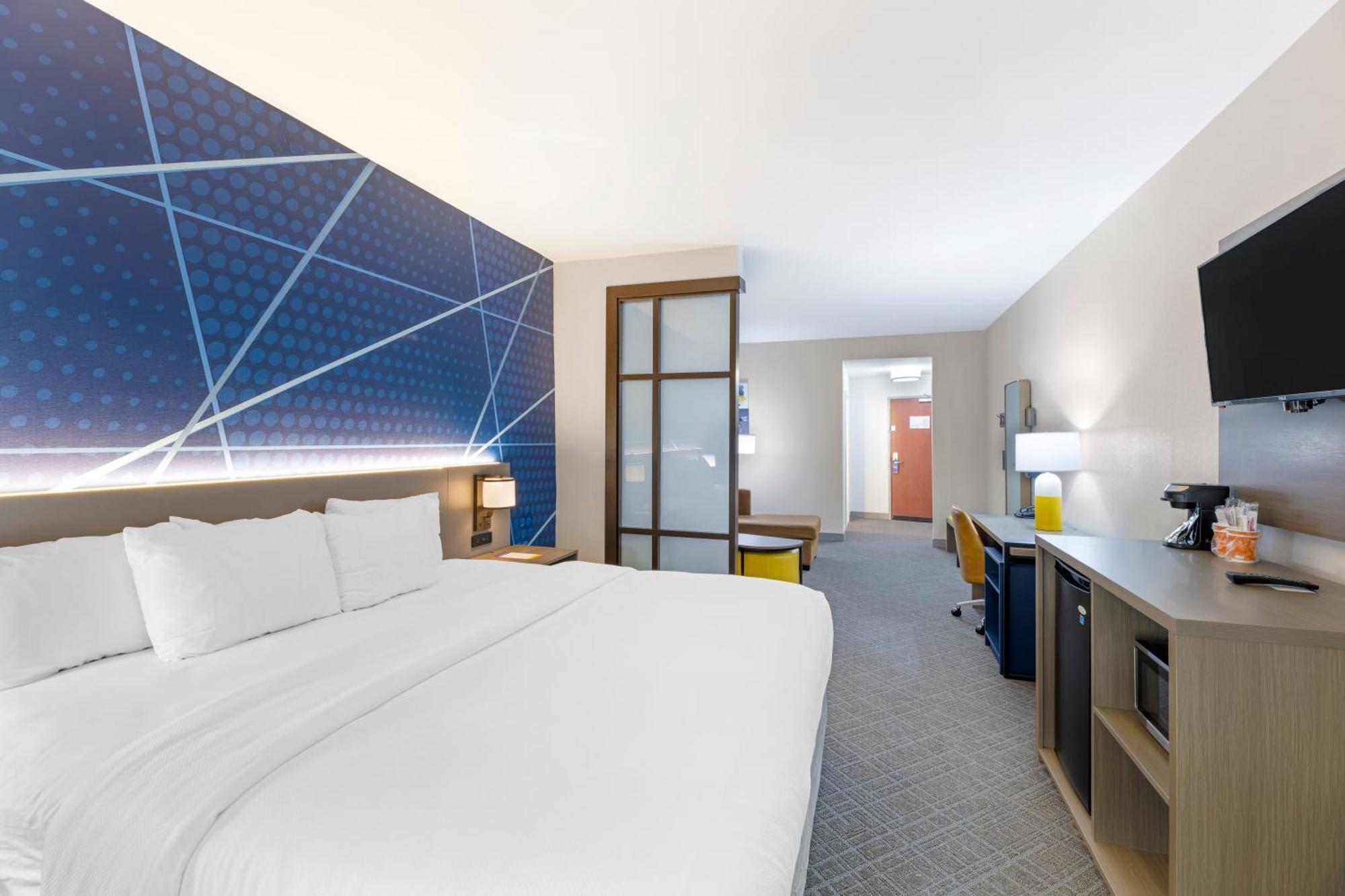 פקוס Comfort Suites מראה חיצוני תמונה