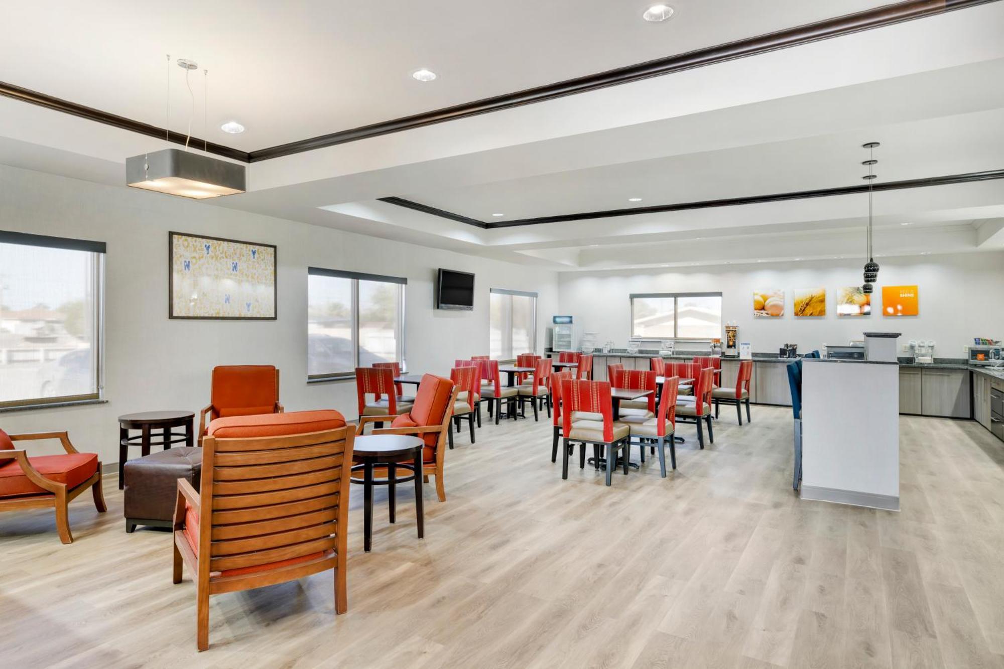 פקוס Comfort Suites מראה חיצוני תמונה
