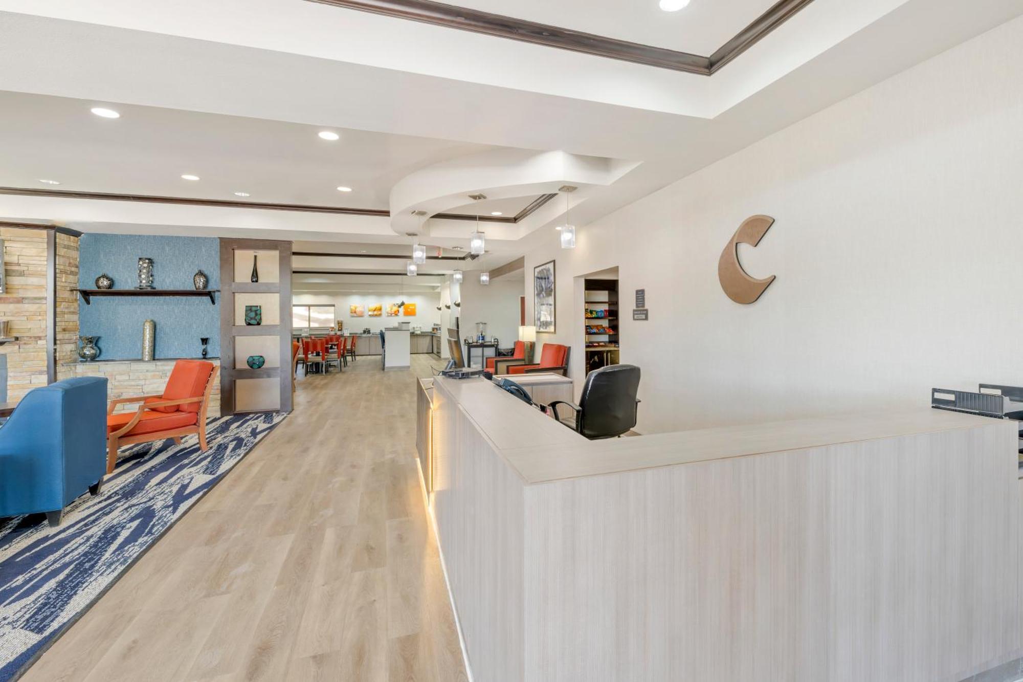פקוס Comfort Suites מראה חיצוני תמונה