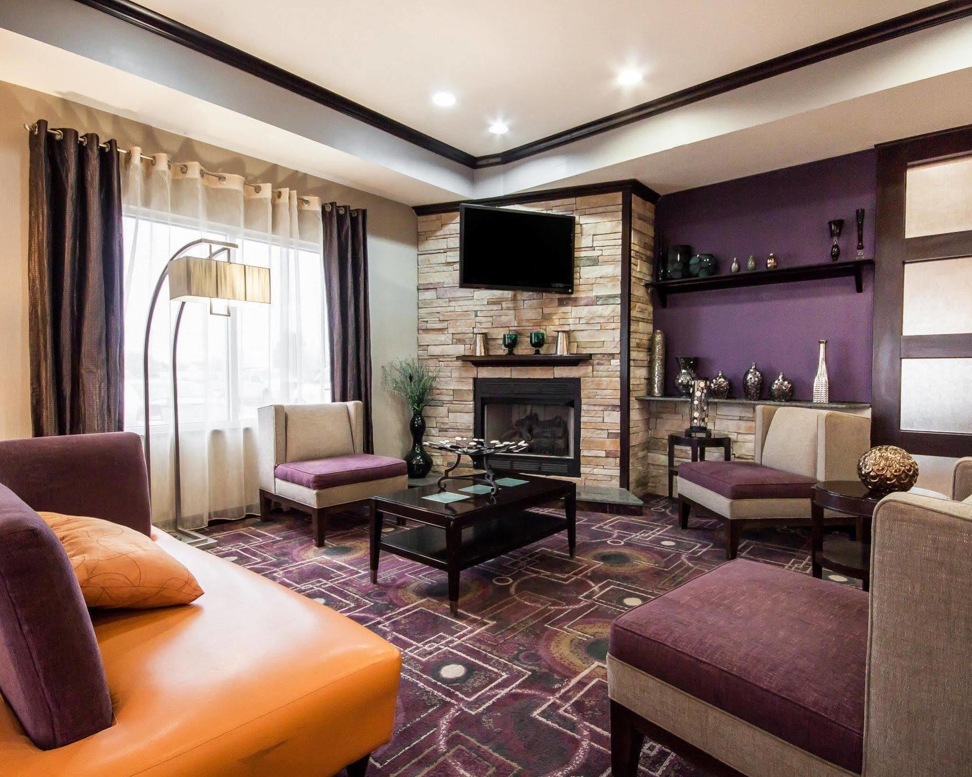 פקוס Comfort Suites מראה חיצוני תמונה