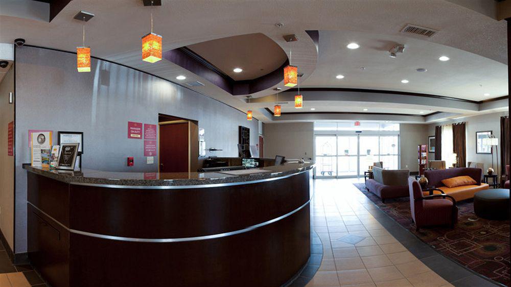 פקוס Comfort Suites מראה חיצוני תמונה